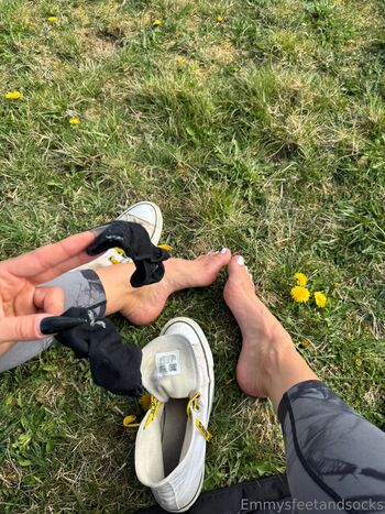 Full leaked Emmysfeetandsocks private photo