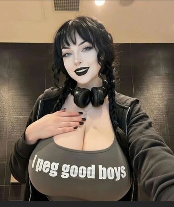 Full leaked Emmythegothmommy private onlyfans photo