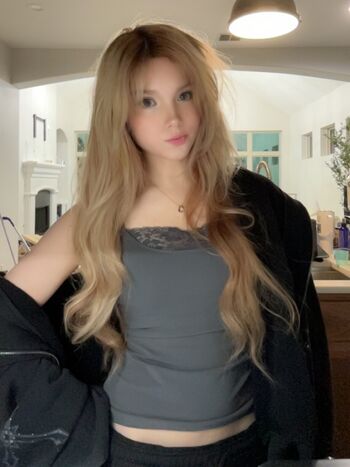 Full leaked Emmyuh private photo