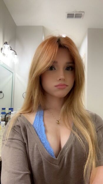 Full leaked Emmyuh private photo