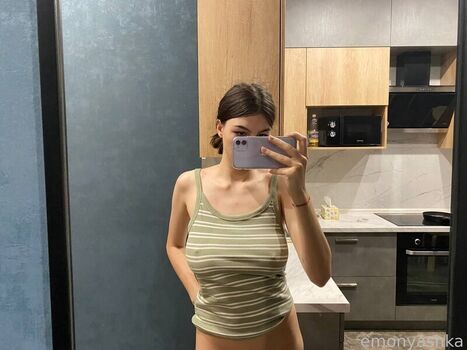 Full leaked Emonyashka private photo