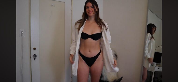 Full leaked Emvy asmr private onlyfans photo