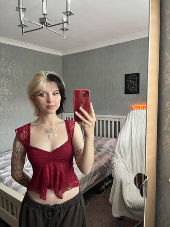 Full leaked Emzeeni private photo