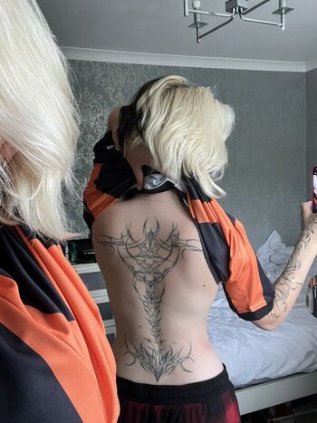 Full leaked Emzeeni private photo
