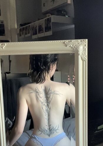Full leaked Emzeeni private photo