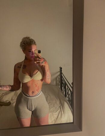 Full leaked Emzlouxo private photo