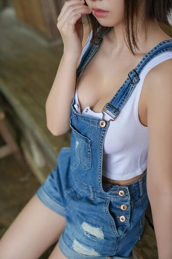Full leaked Enako private photo