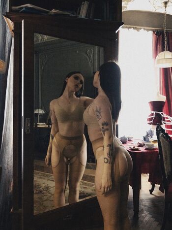 Full leaked Enina private photo