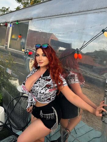 Erin Bella