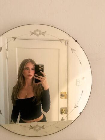 Full leaked Erin moriarty private photo