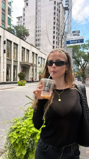 Full leaked Erin moriarty private photo