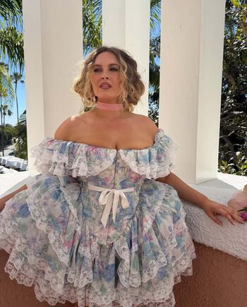 Full leaked Erinmhk page private onlyfans photo