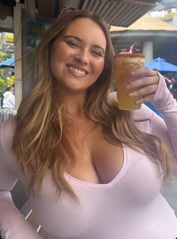 Full leaked Erinmhk private photo