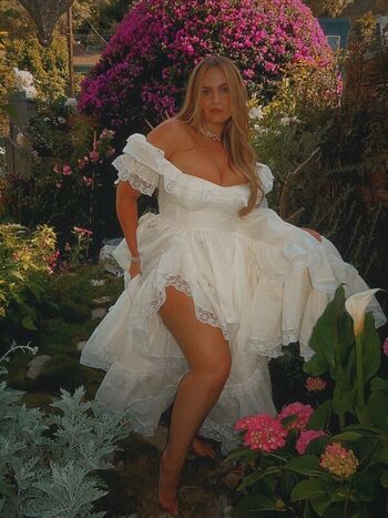 Full leaked Erinmhk private photo