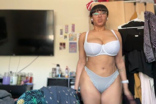 Full leaked Eromahou private photo