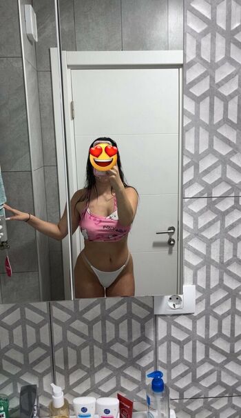 Full leaked Esracicekk private photo
