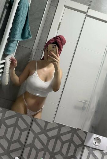 Full leaked Esracicekk private photo