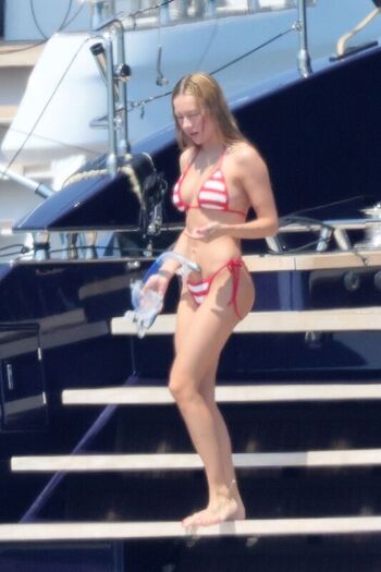 Full leaked Ester exposito page private photo