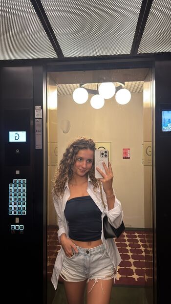 Full leaked Eva travel page private photo