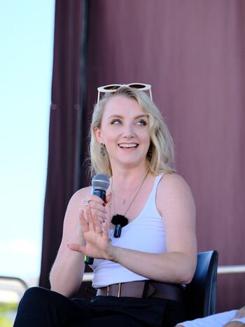 Full leaked Evanna lynch private photo
