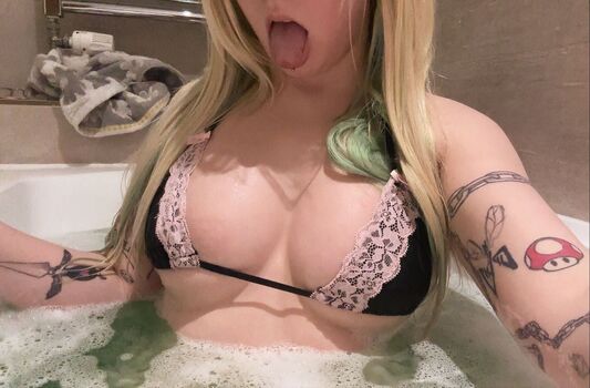 Full leaked Evaviolet private photo
