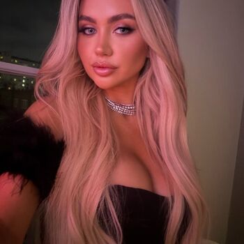 Full leaked Evef x private onlyfans photo