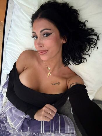 Full leaked Evelyna exclusiv private photo
