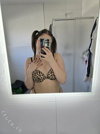 Full leaked Evelynxka page private photo