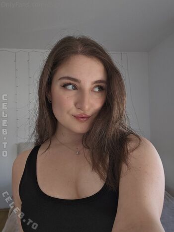 Full leaked Evelynxka page private photo