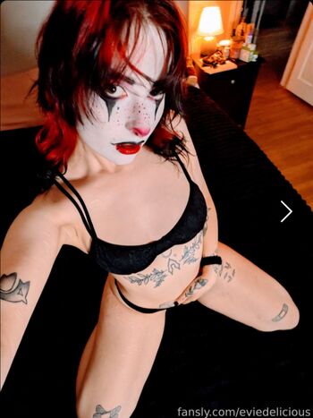 Evie Delicious