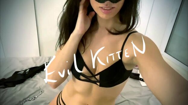 Full leaked Evilkitten private onlyfans photo