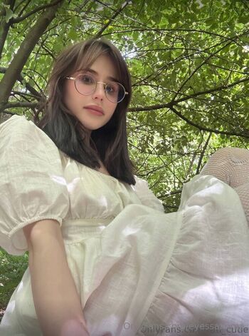 Full leaked Eyessakuraa page private photo