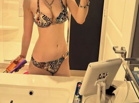 Full leaked Fairlyodd goddess private photo