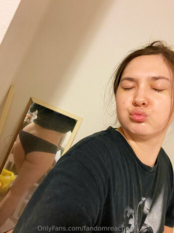 Full leaked Fandomreactions page private onlyfans photo