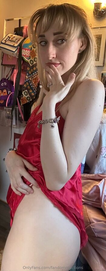 Full leaked Fandomreactions page private onlyfans photo