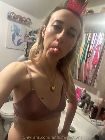 Full leaked Fandomreactions private photo