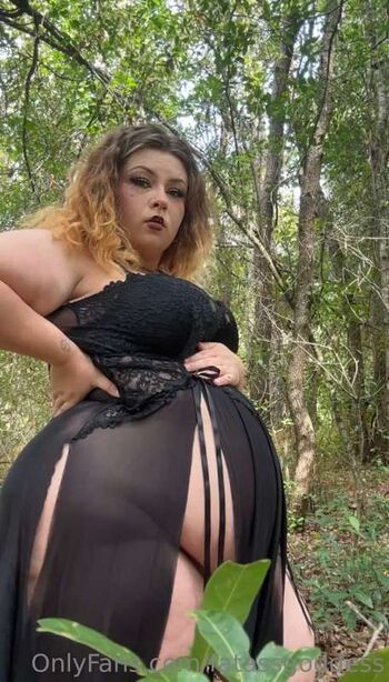 Full leaked Fat ass goddess private onlyfans photo