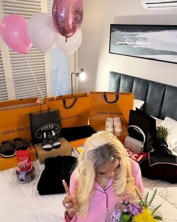 Full leaked Fatade bisola private onlyfans photo