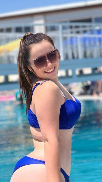 Full leaked Fatmaakonca private onlyfans photo