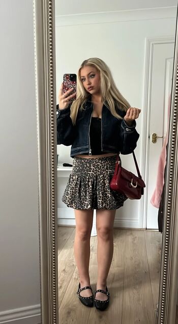 Full leaked Fayehanson private photo