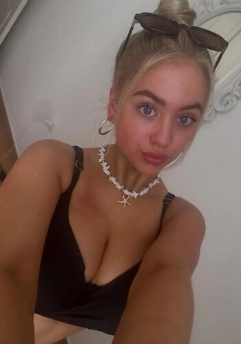 Full leaked Fayehanson private photo
