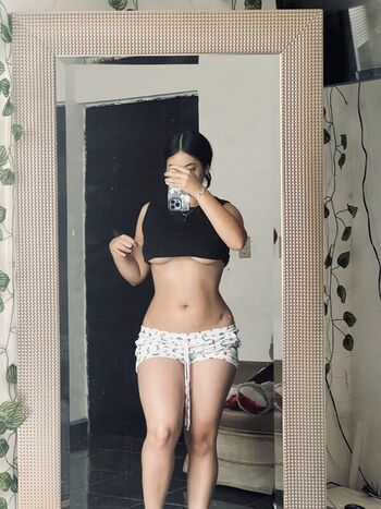 Full leaked Feersshii page private photo