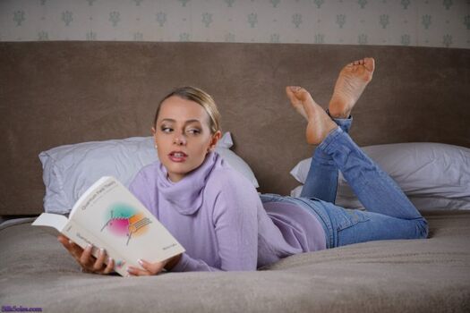 Full leaked Aj lee/ private onlyfans photo