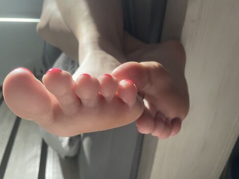feetlesly
