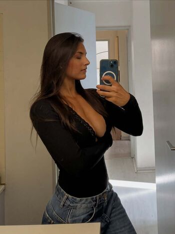 Full leaked Feilegal private photo