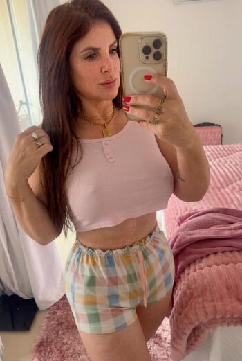 Felina_Cris