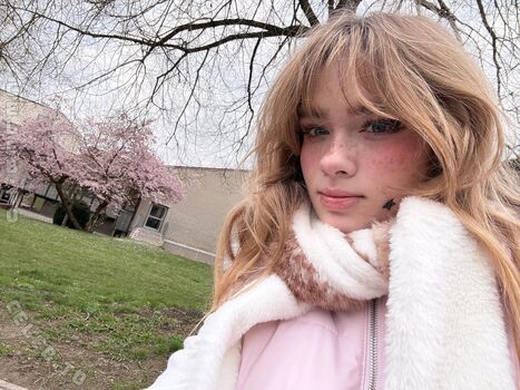 Full leaked Felinenyaa private onlyfans photo