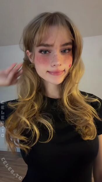 Full leaked Felinenyaa private photo