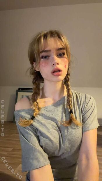 Full leaked Felinenyaa private photo