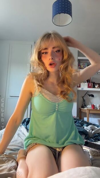 Full leaked Felinenyaa private photo